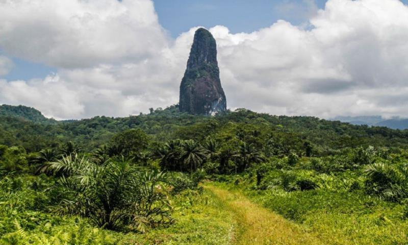 Nem mindennapi alakú vulkán Sao Tomé szigetén