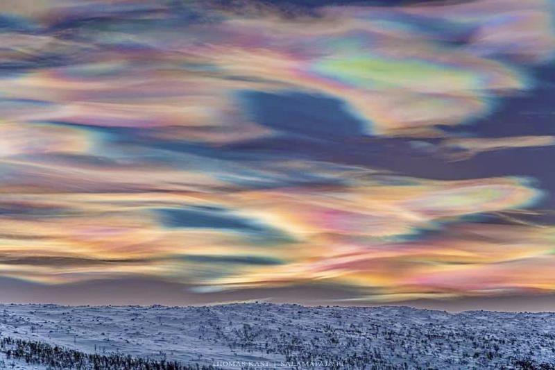 Színpompás felhők Finnország felett